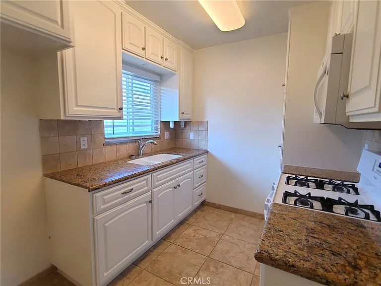 617 Pine Ave — Photo 8