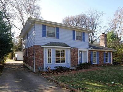 10104 Conway Rd, Saint Louis, MO, 63124