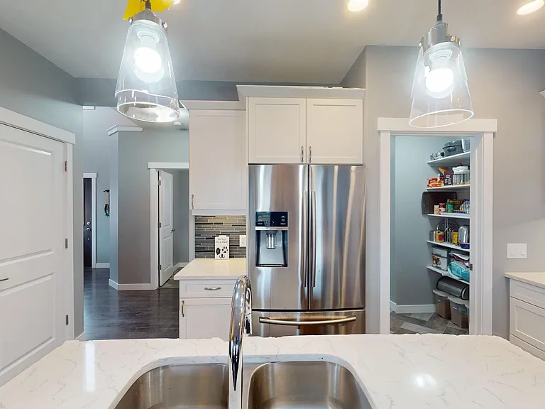 172 Wildrose Dr — Photo 4
