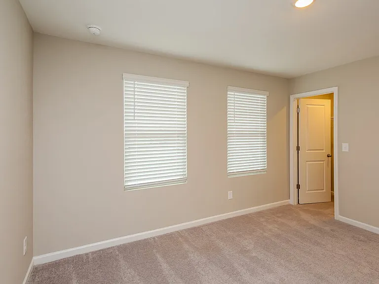 247 Pond Ct — Photo 14