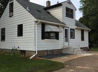 8255 Red Oak Dr, Mounds View, MN 55112