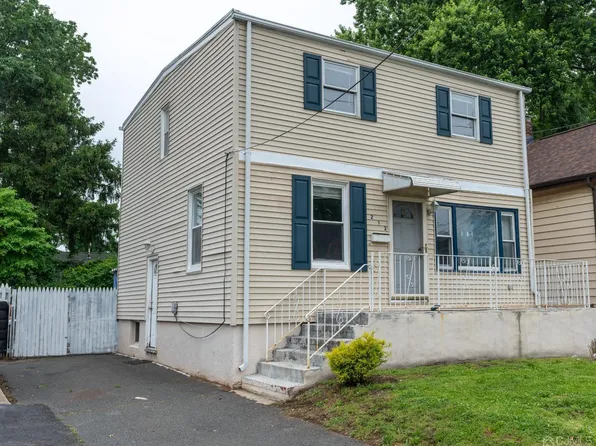 212 Poplar Pl, Piscataway, NJ 08854