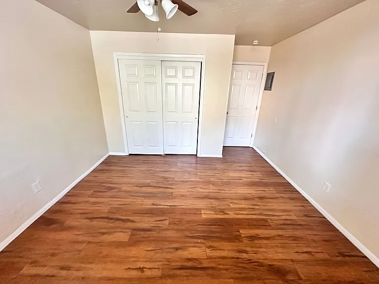 501 Texas Street NE — Photo 6