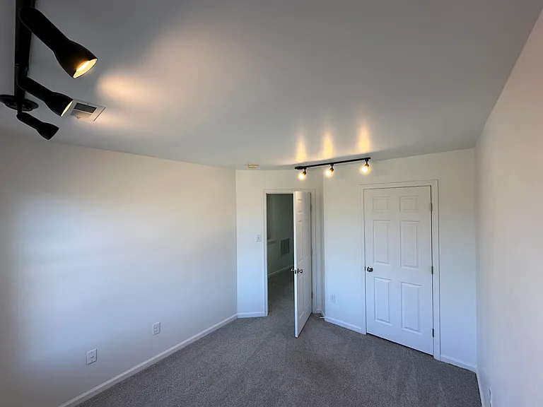 355 Cristaudo Ct — Photo 2