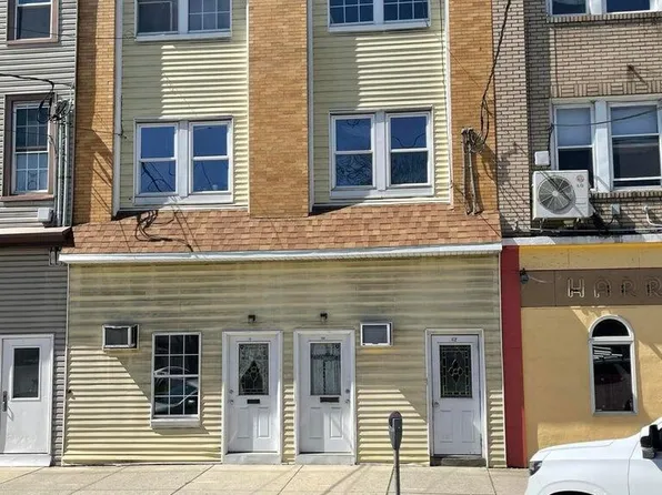 10-12 N Market St, Shamokin, PA 17872