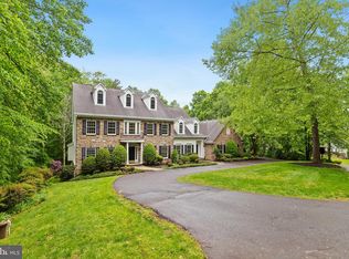 6616 Stonecrest Ln, Fairfax Station, VA 22039