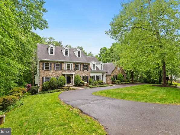 6616 Stonecrest Ln, Fairfax Station, VA 22039