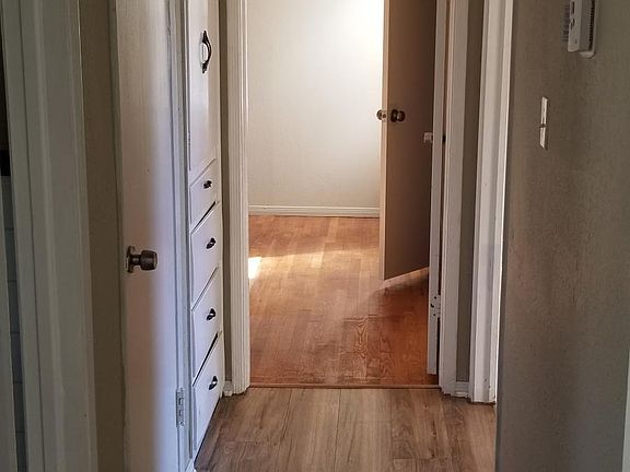 4th image of 1307 Carlisle Ct