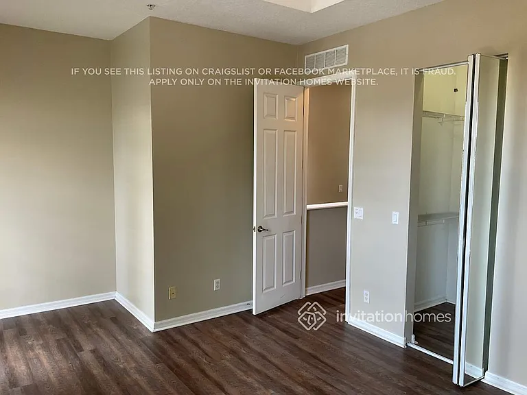 4304 Main St — Photo 13