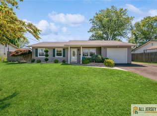 6 5th Ave, Monroe Township, NJ 08831