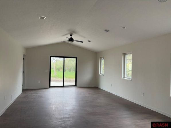 2304 Lake Ave, New Ulm, MN 56073