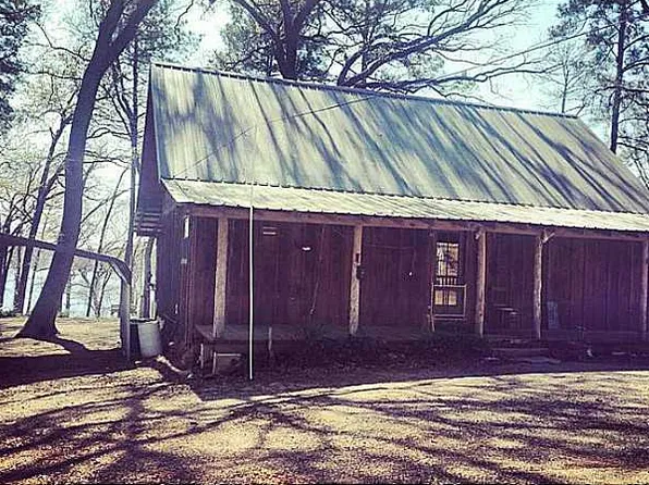 7825 Dawes Rd, Mooringsport, LA 71060