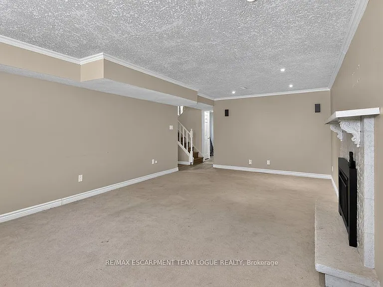1444 Paddington Ct — Photo 25