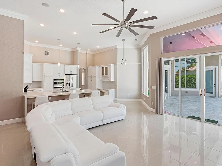 21653 Marigot Dr — Photo 35