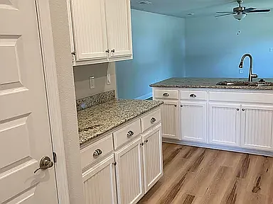 202 Baycliff Dr — Photo 14