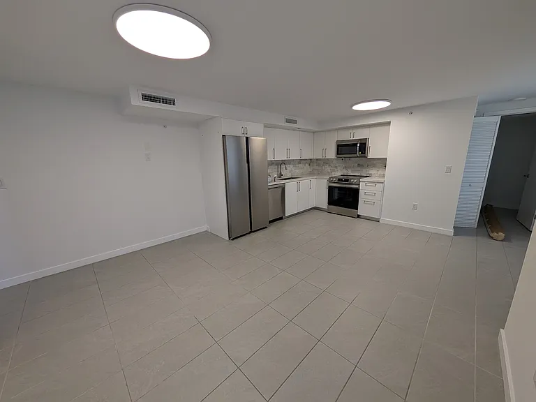 1201 SW 27th Ave #101 — Photo 4