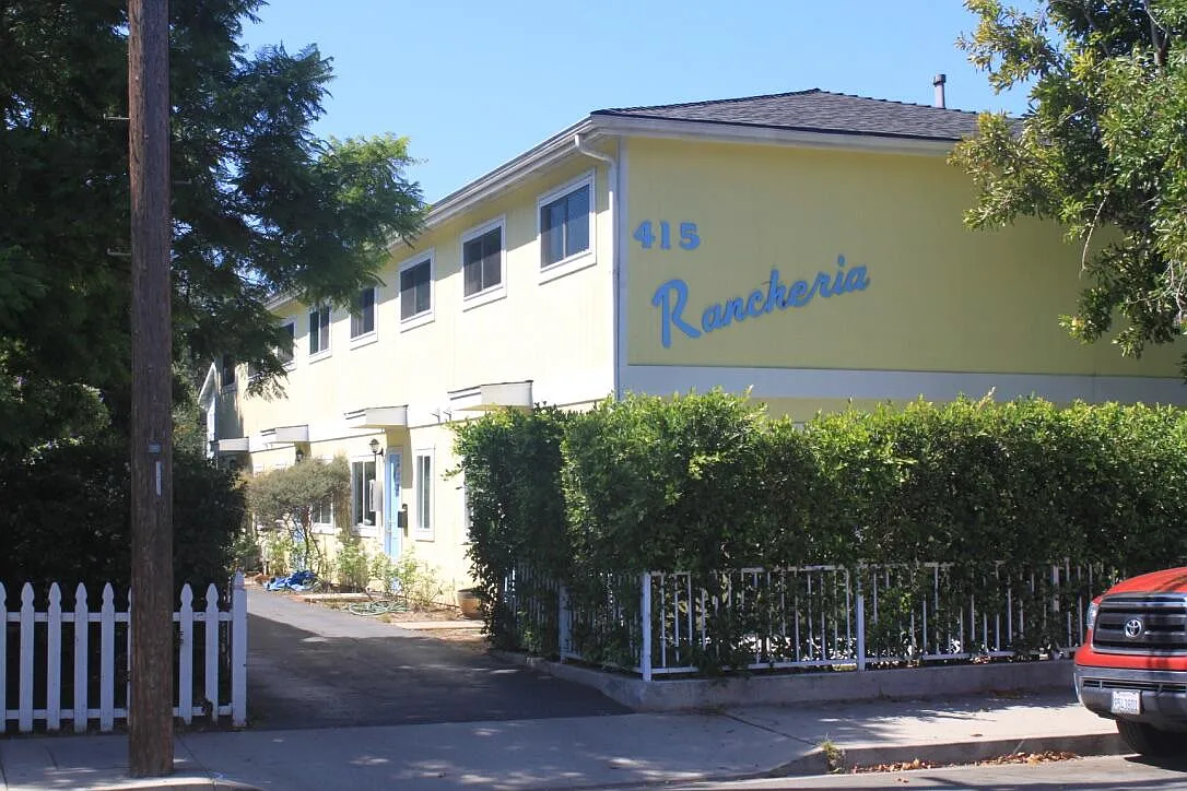 4 bed, 1.5 bath, $6,000 — Photo 1