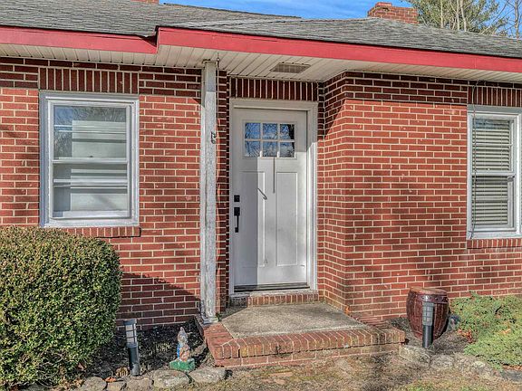 2nd image of 2947 Cologne Ave