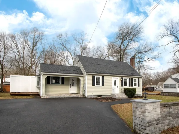 214 Mechanic St, Foxboro, MA 02035