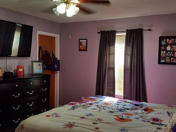 5th image of 4405 Pine Villa Cir