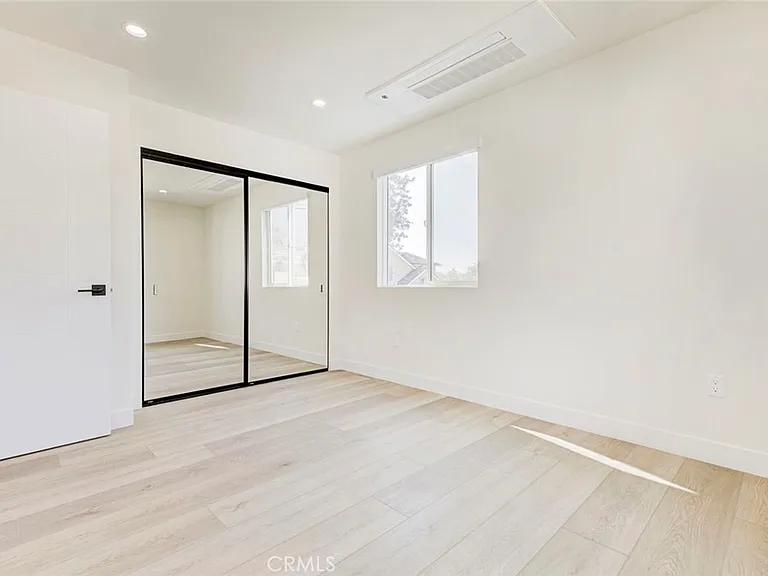 1070 Allen Ave #C — Photo 18