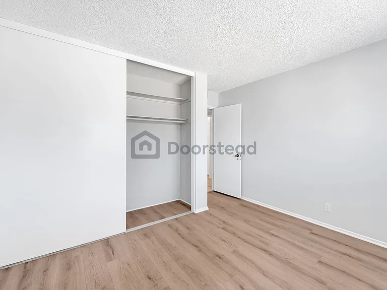 955 Fernrest Dr — Photo 17
