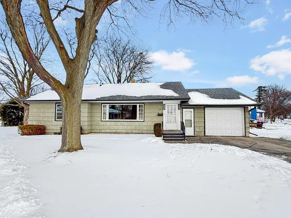 2116 16th Ave, Menominee, MI 49858