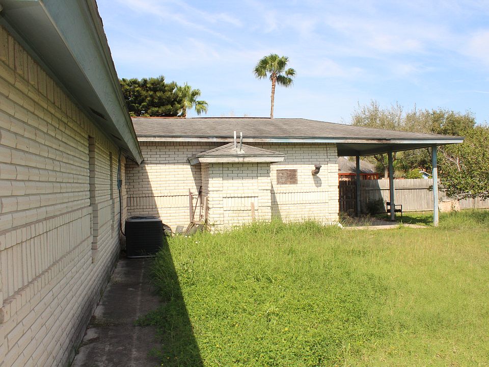 2nd image of 1124 S Cherry Blossom Cir