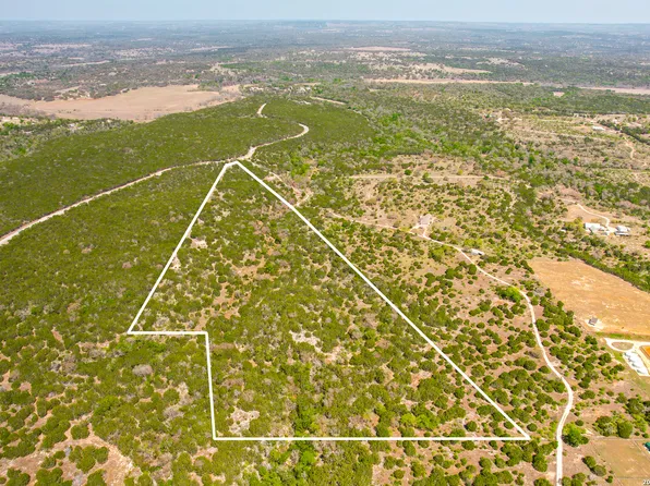 107 Camp Alzafar, Boerne, TX 78006