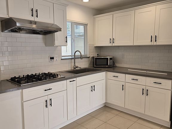 2nd image of 4719 Ivar Ave