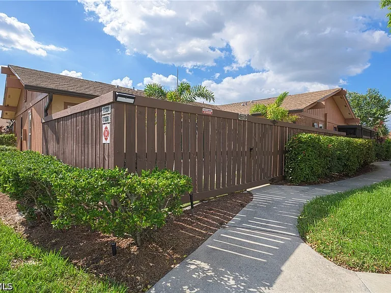 17334 Birchwood Ln — Photo 10