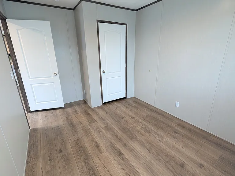 121 Black Walnut — Photo 17