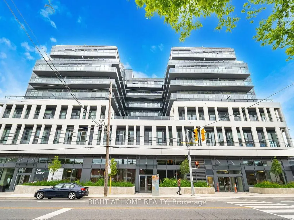 500 Dupont St #419 photo 1
