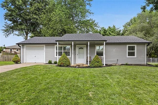 1st image of 120 SE Bordner Pl