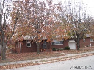 661 N 2nd St, Wood River, IL 62095