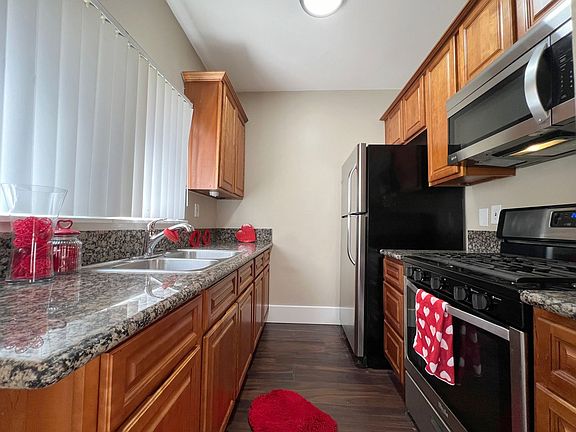 4th image of 936 Olive Ave APT 2