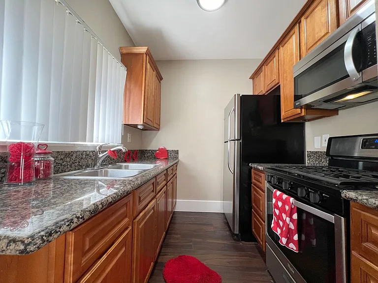 936 Olive Ave — Photo 4