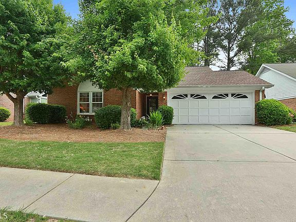 2nd image of 205 Stratford Way