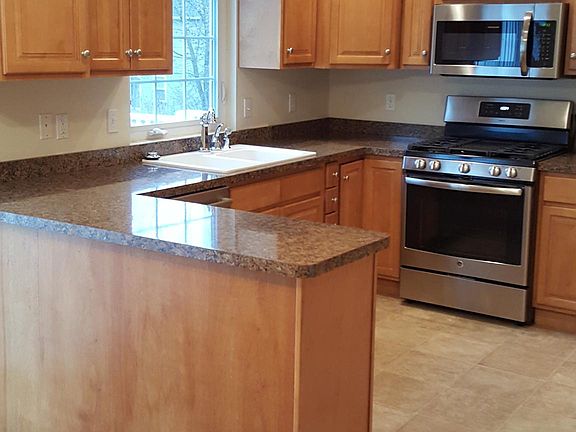 4th image of 681 Sunnyside Dr