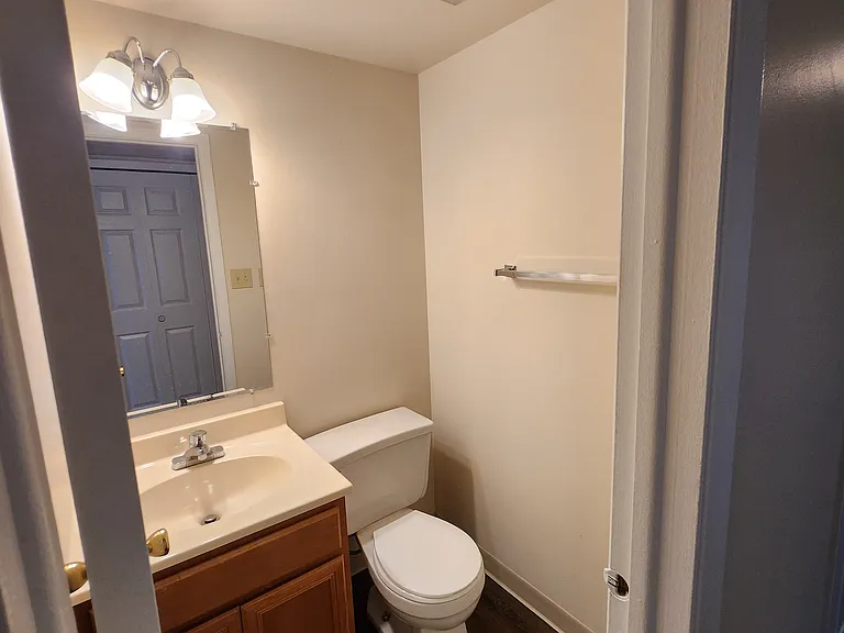 Hampton Park/ Sheffield Village Apartments&Townhomes — Photo 24