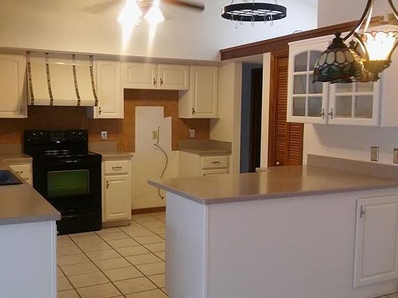 5th image of 12520 Willow Tree Ave