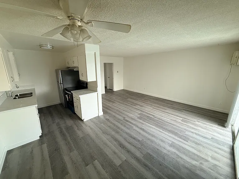 7626 Reseda Blvd #3 — Photo 5