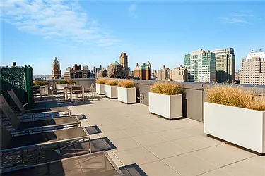 Rented by R New York