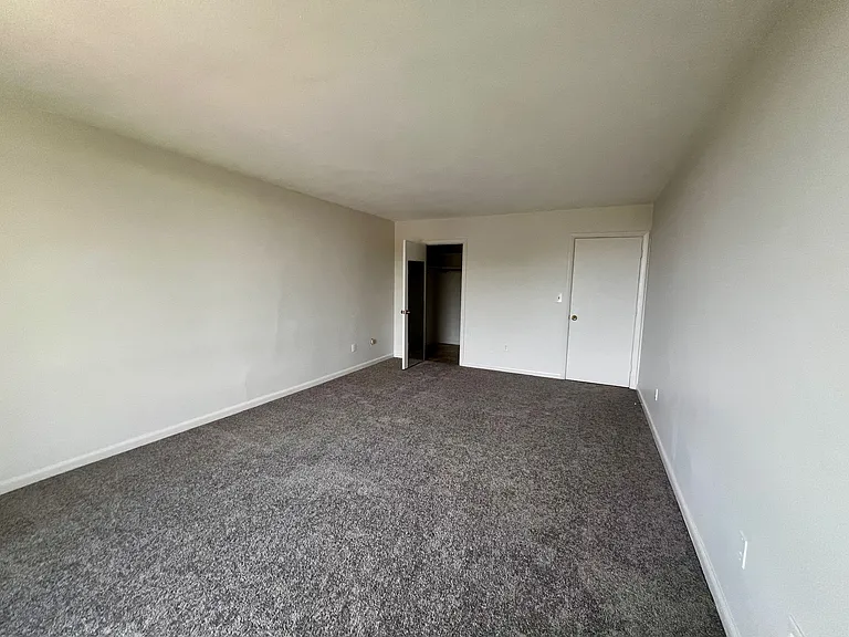 20 Hammond Pond Pkwy #607 — Photo 15