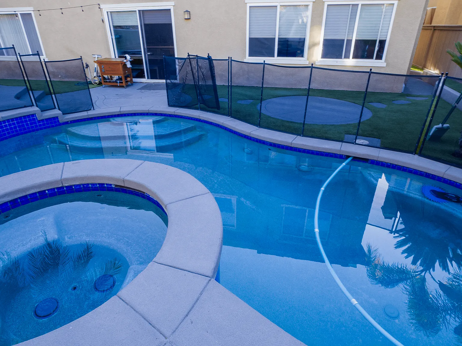 4 bed, 4.5 bath, 3276 sqft, $9,500 — Photo 2