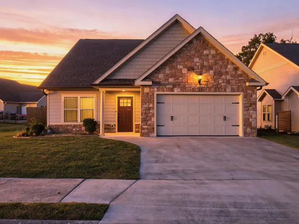 39 Daybreak Dr, Rossville, GA 30741