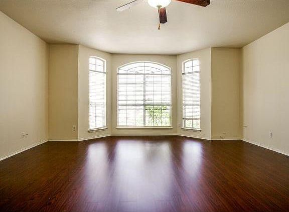 4th image of 133 Oakbluff Dr