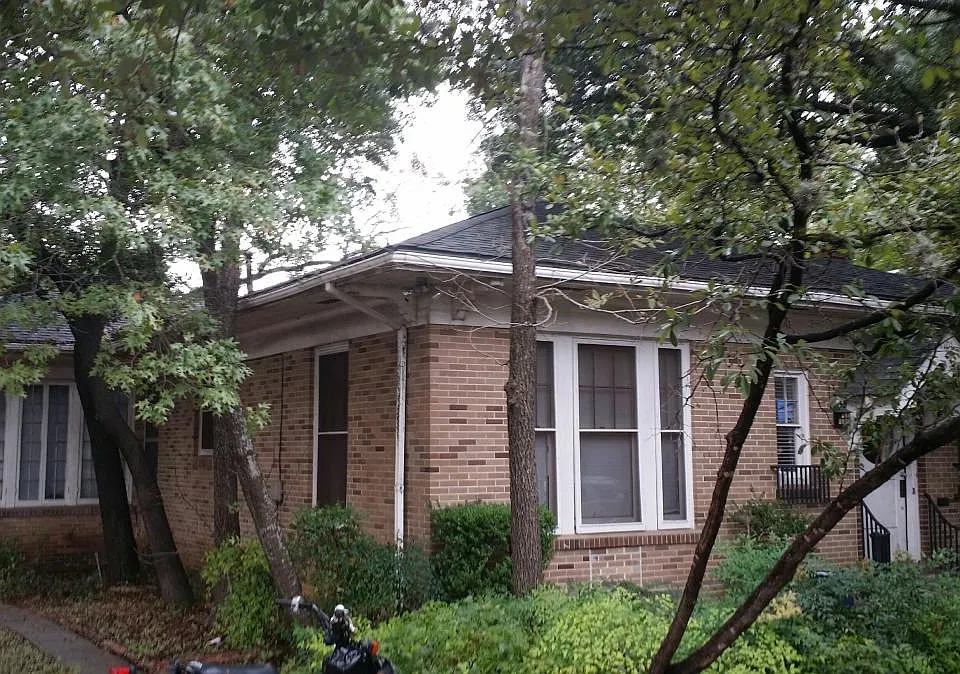 1101 W 22nd 1/2 St