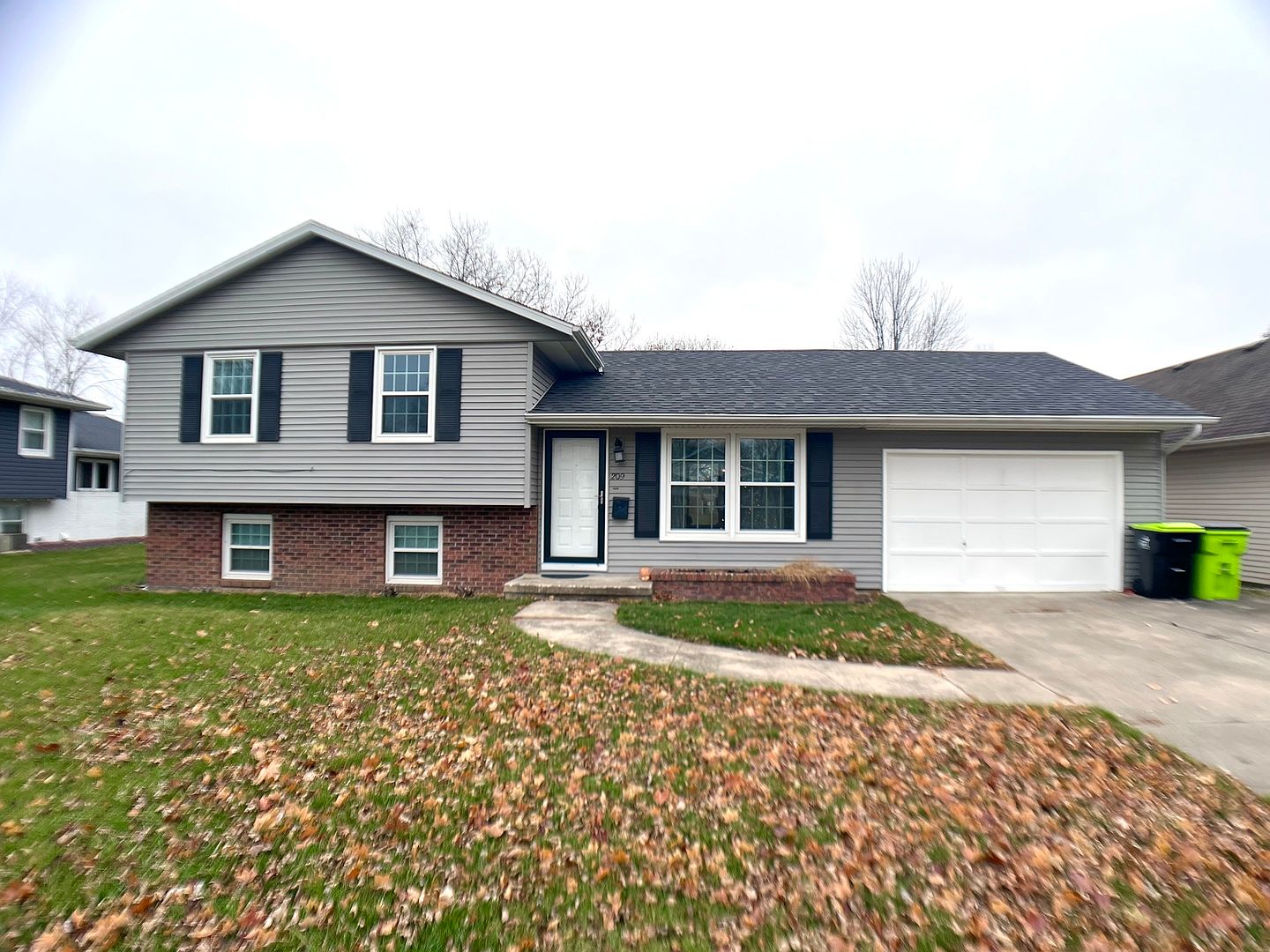 209 N 9th St, Fairbury, IL 61739 Zillow