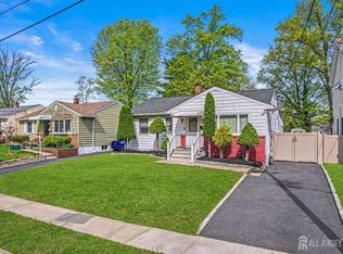 188 Creemer Ave, Iselin, NJ 08830